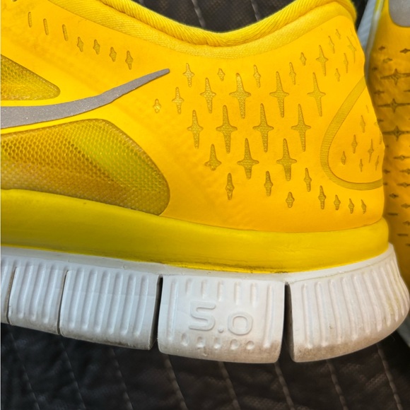 Nike Free Run 3 Men's Yellow and Gray Athletic Shoes - Picture 7 of 10